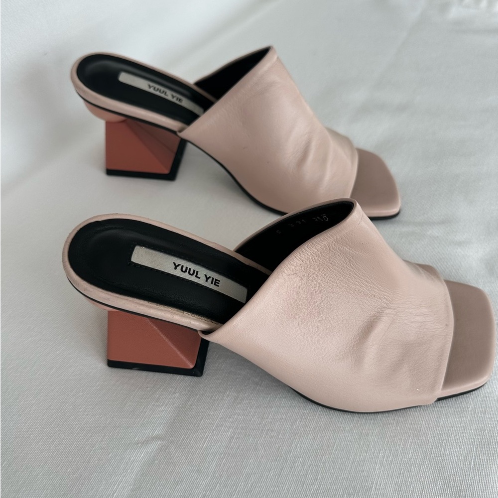 YUUL YIE Blush Leather Block Heel Mules